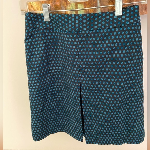Ann Taylor Loft skirt 00p - Picture 2 of 5
